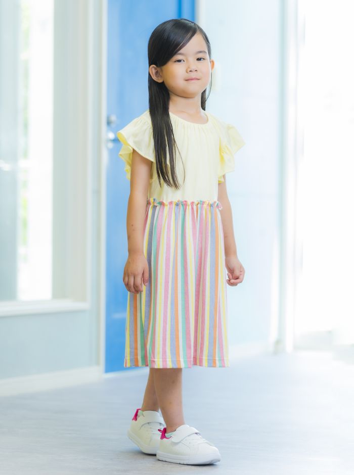 門田　麗奈・全身写真