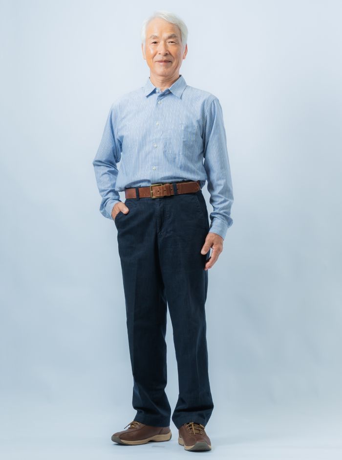 田中　穂積・全身写真