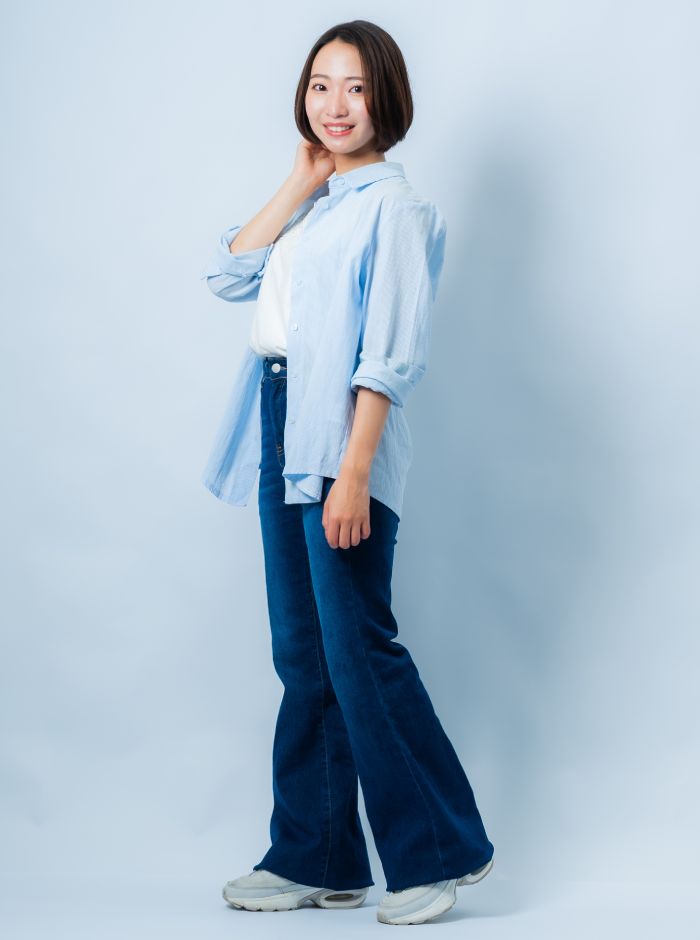 本谷 澪佳・全身写真